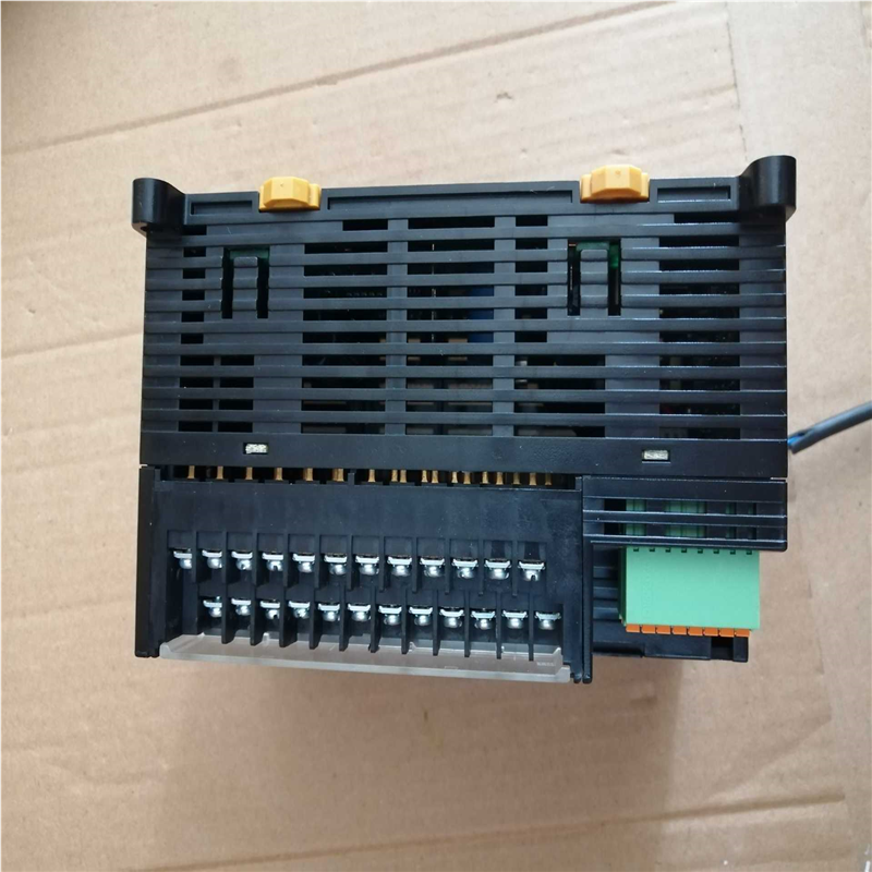 PLC CP1H-XA40DT-D  功能正常(崽崽配件）