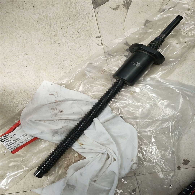 NSK W2504-831X-C7S 滚珠丝杆 件实物拍（憨憨电子）