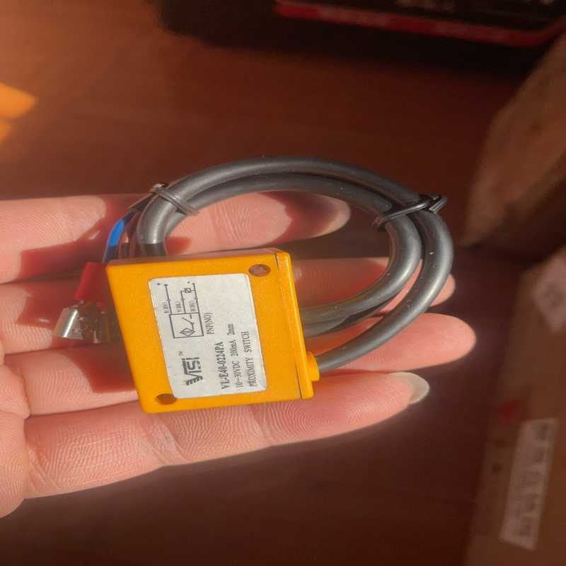 (询价)易福门接近开关IN5121传感器