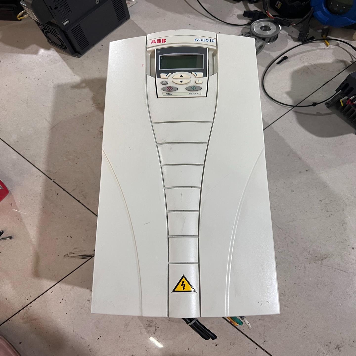 ABB ACS510-01-031A-4拆机变频器一个，图片~议价