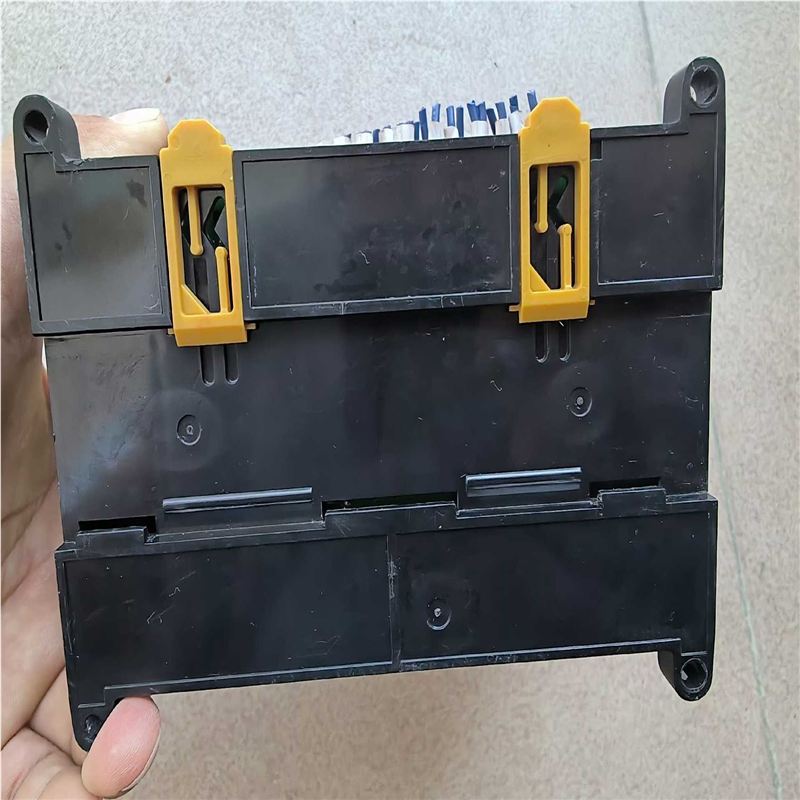 议~欧姆龙CP1H-X40DT-D实物图拍摄!成色漂亮!原装包好