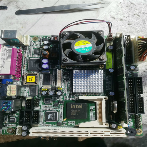 (议价)瑞传 PEB-4700VLA-AG 工业主板 带CPU 内存