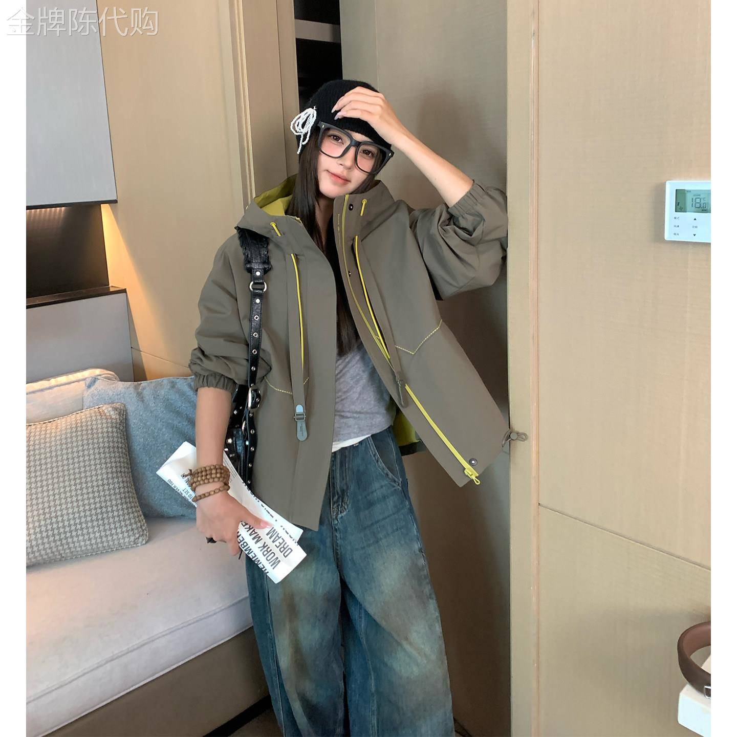 户外工装冲锋衣短外套女2025秋装新款休闲宽松小个子撞色连帽风衣