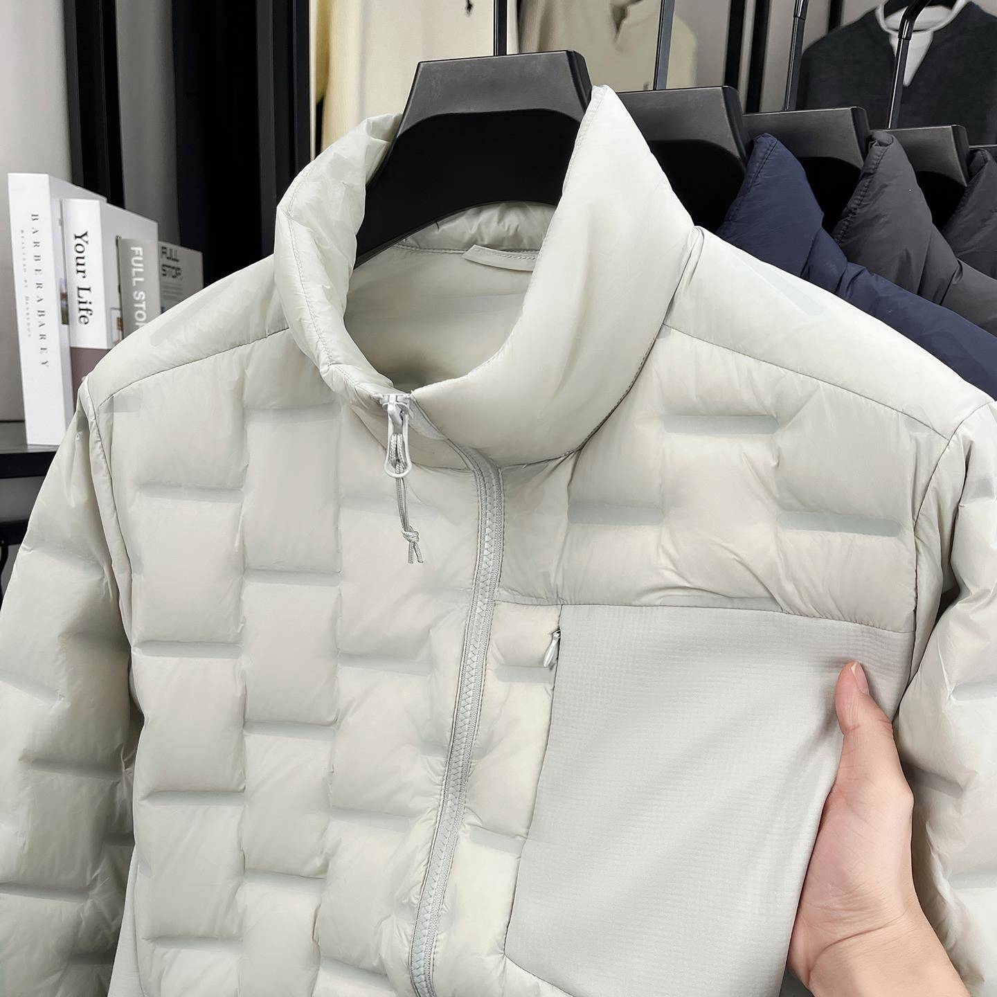 2025冬季新款轻薄鸭绒外套男士时尚设计感拼接防风保暖立领羽绒服