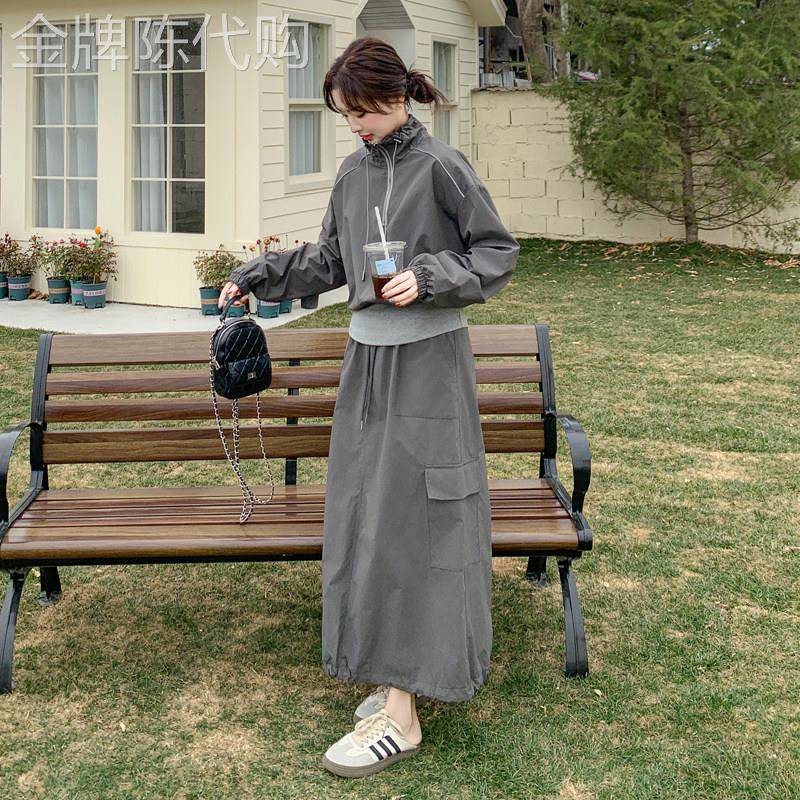 灰色休闲工作服套装裙女2026初春穿搭假两件立领运动衫半身裙两件