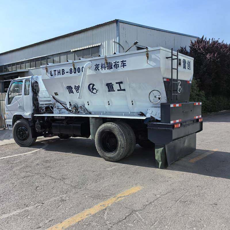 道路修筑灰撒机灰料撒布车各可铺种RWH粉料灰料铺洒均匀