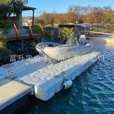 海上塑料浮筒靠船码头泊位