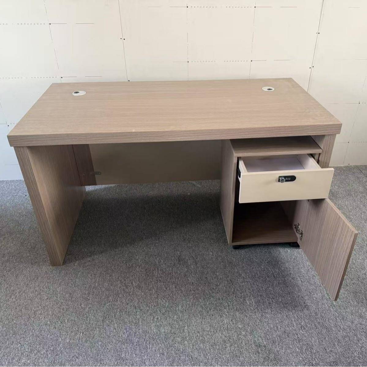 办桌老板公桌简约现代经理办室桌组合无品牌/大班台单椅人电脑公