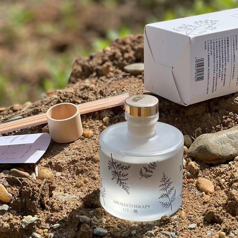 UT她栀子花香薰家用持久无火香薰净化空气植物空气清新剂200毫升