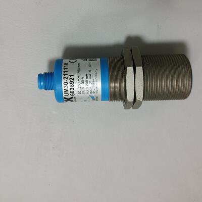 UM30-211118 超声波传感器 工业测距感应探头议价维修