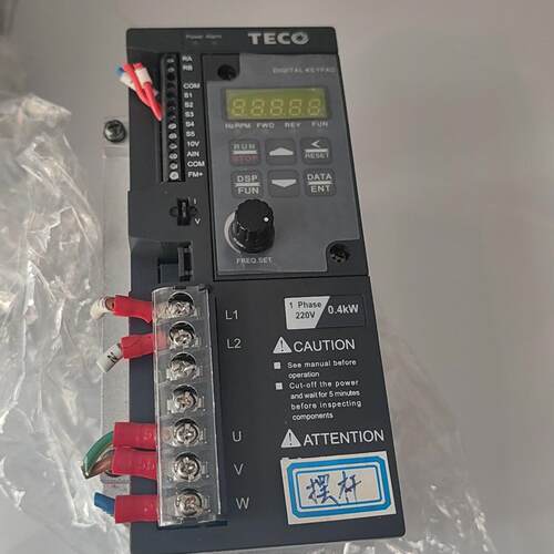 S310-2P5-H1DC 东元变频器 0.4kW 单相220V输入三相输议价维修