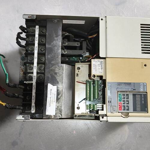 CIMR-EB4A0088AA 安川E1000变频器 45kw工控设备议价维修