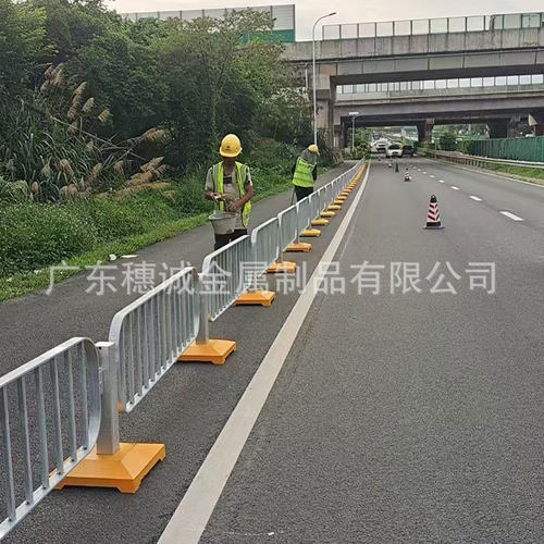 厂家直销港式热镀锌方钢护栏