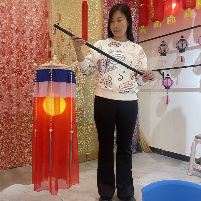绛纱灯手提发光中式婚礼汉服亮红灯笼汉婚充电舞蹈结婚成品批发