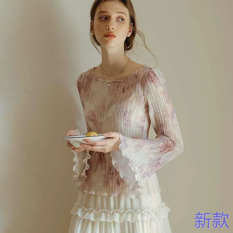 ISISLOVE法式复古压圆褶印染领T恤小衫设计感喇叭袖修身上衣新款