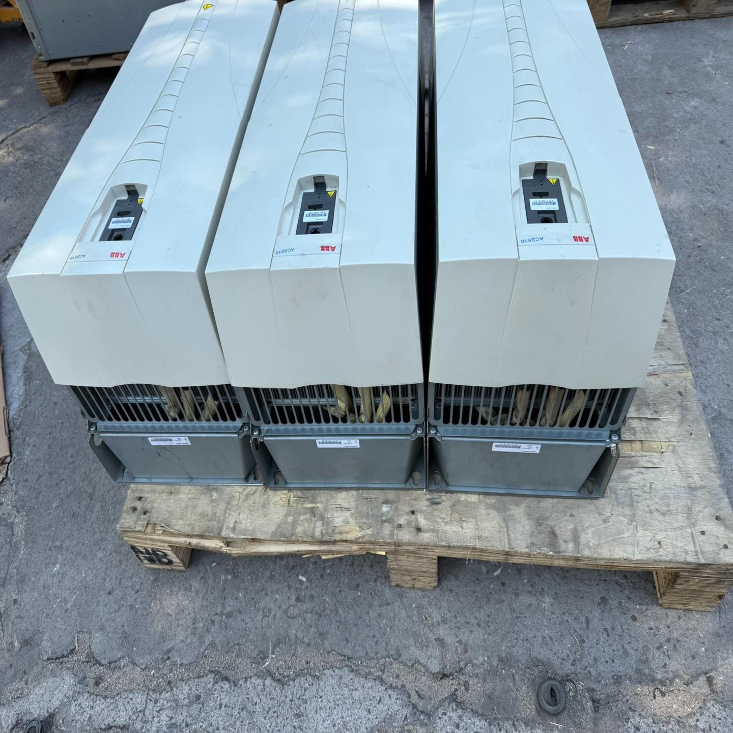 (议价)ABB变频器ACS510-01-246A-4 132KW