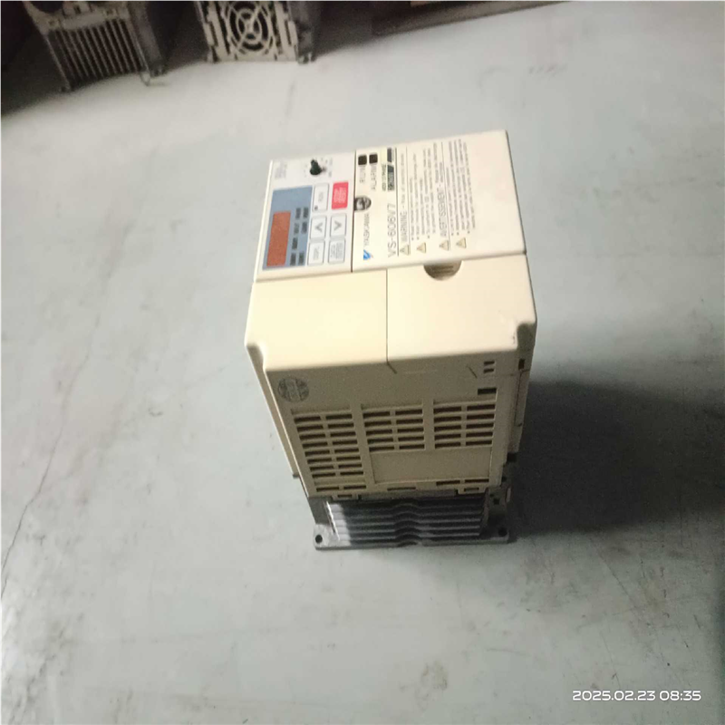 (询价)CIMR-V7AT42P2，安川变频器606V7系列，2.2