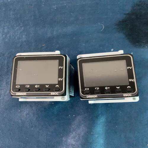 议~欧姆龙温度标，E5CC-QX2DSM-800，二手拆机成色可