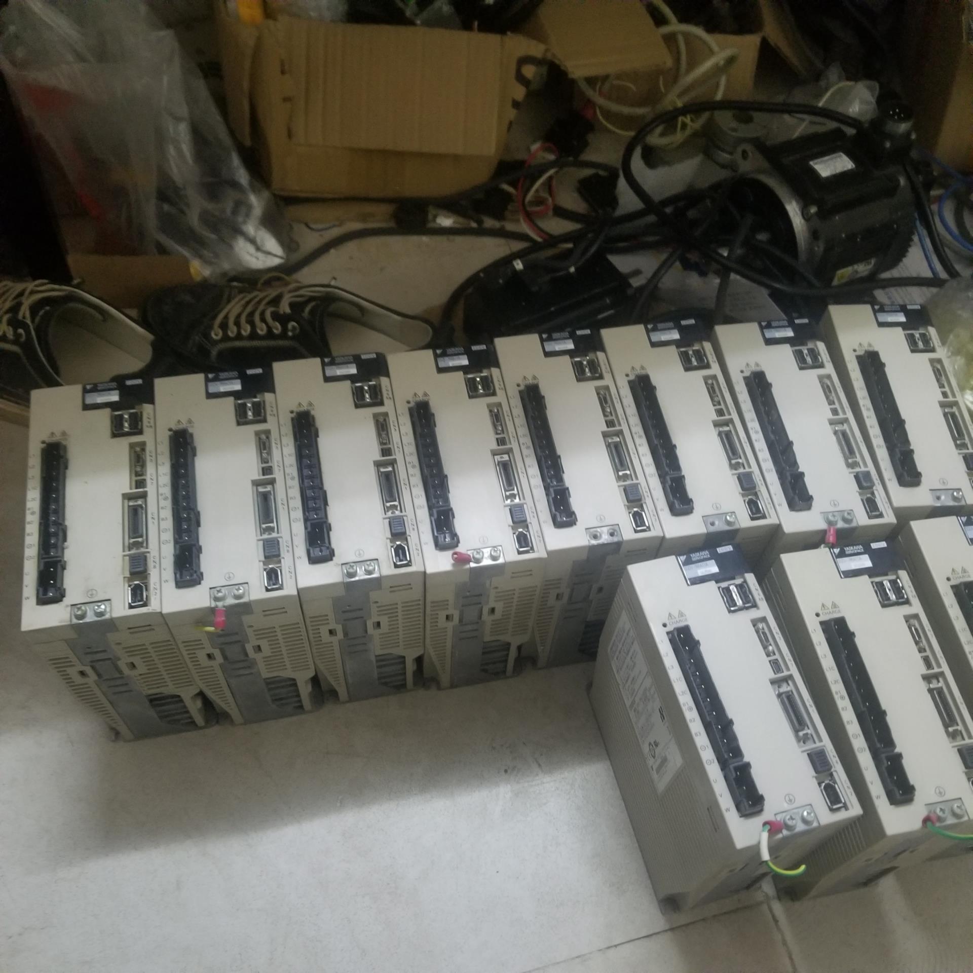 M2总线安川1KW伺服驱动器5系SGDV-7R6A11A，功(崽崽配件）