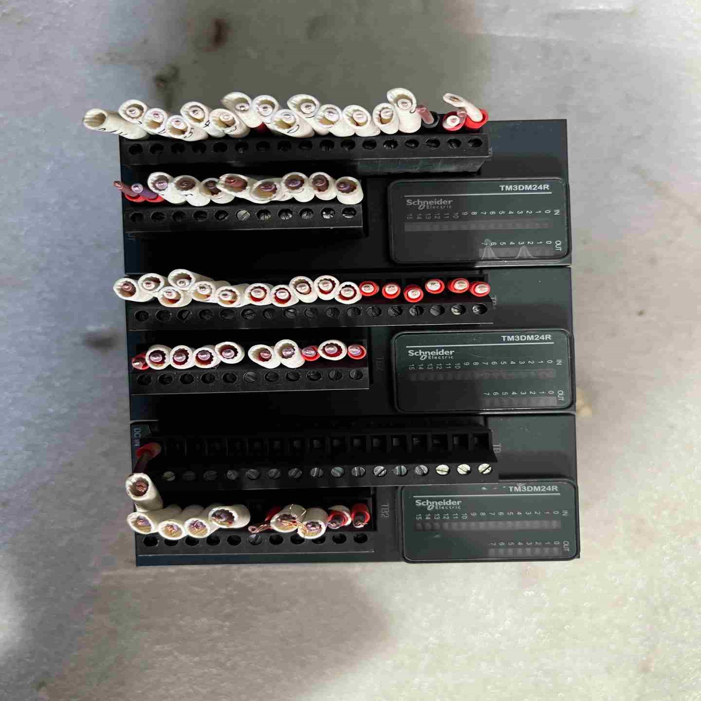 施耐德plctm3dm24r三个成色如图功能正常议价