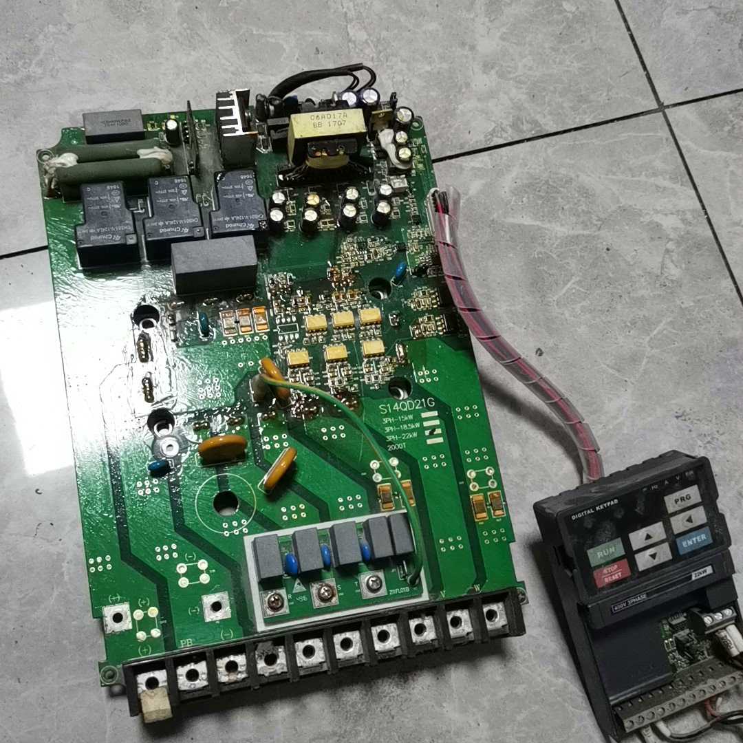 众辰变频器XL800T-22KY-4线路板一套，成色不错无破（憨憨电子）