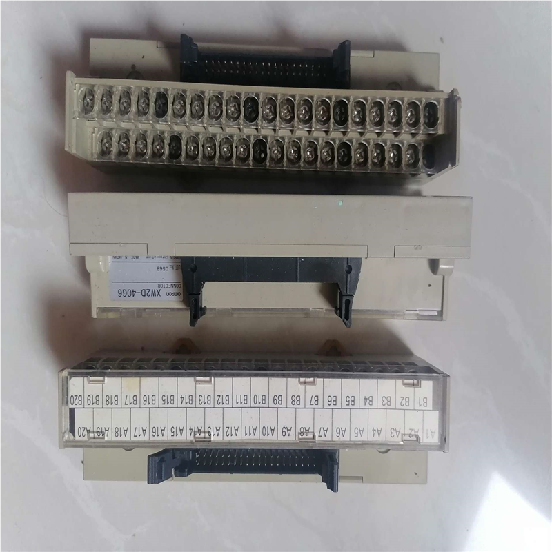 议~XW2D-40G6端子台，九成以上新，一台无盖板，三台