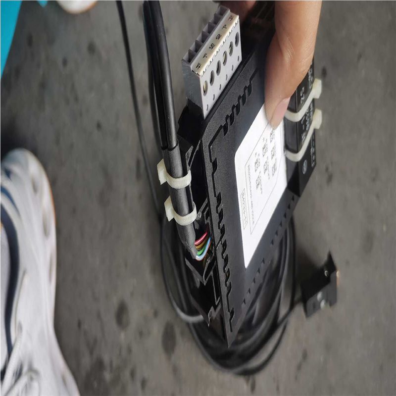 议价~瑞典恩楚莱克entrelec 信号转换器84233-11 R