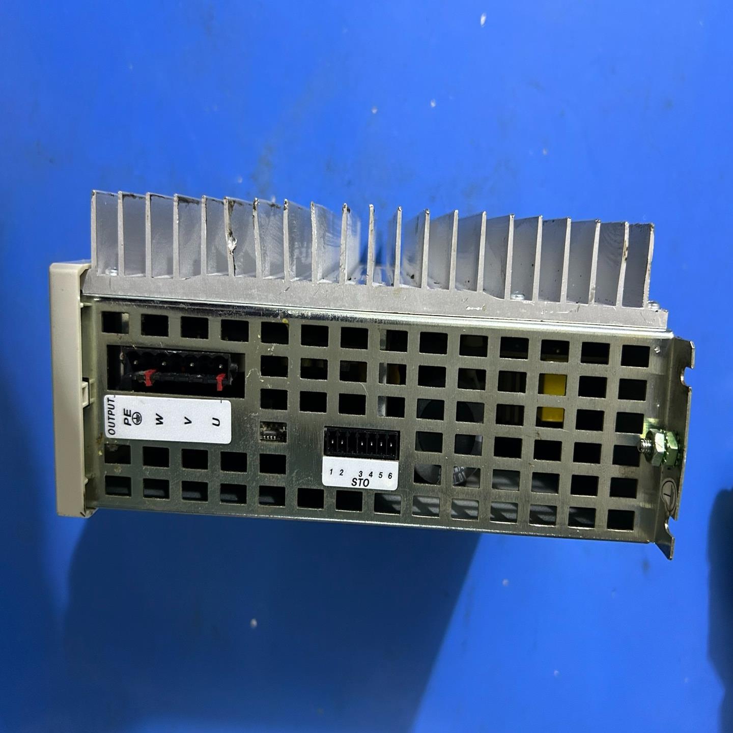 AB伺服驱动器一台 2097-V32PR4(崽崽配件）