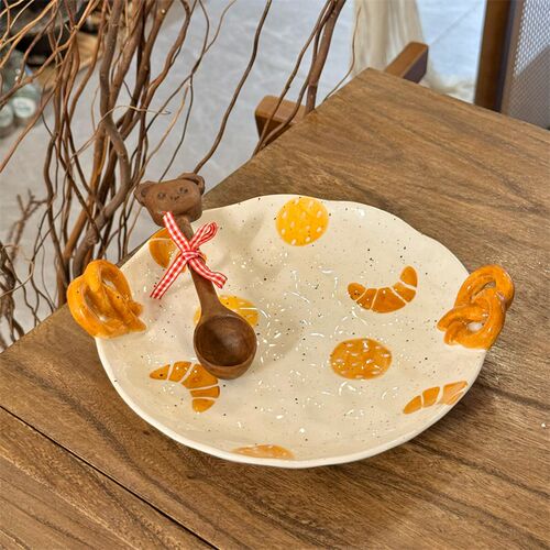 黄油曲奇高颜值手捏碱水结可颂陶瓷餐盘家用餐具甜X品盘乔迁礼物