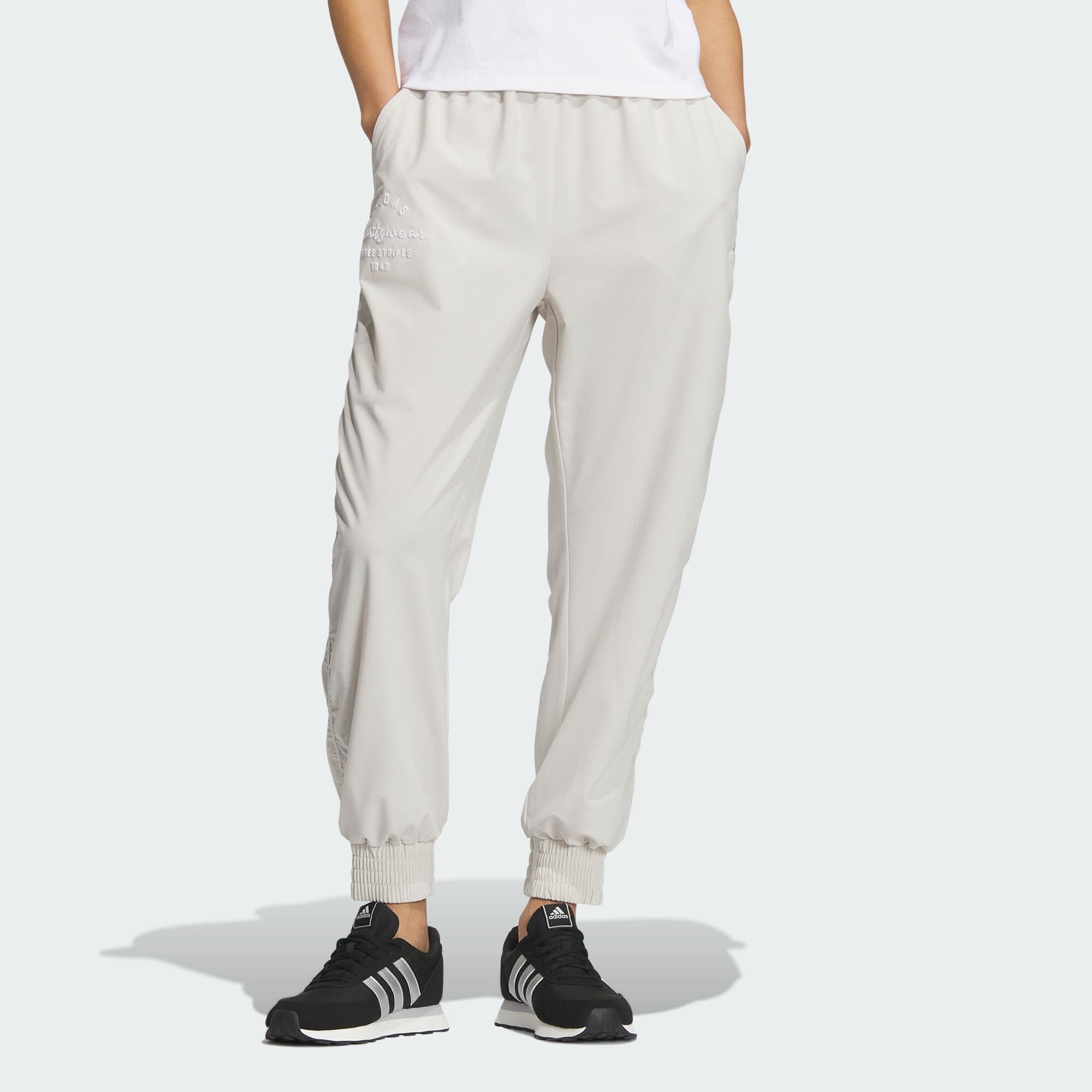 Adidas/阿迪达斯 女子 PANTS 梭织宽松运动休闲长裤 IS7410