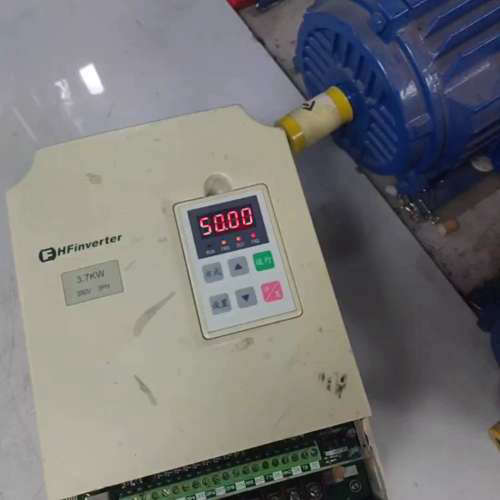 议价变频器3.7KW，F1500-G0037T3B，成色如图