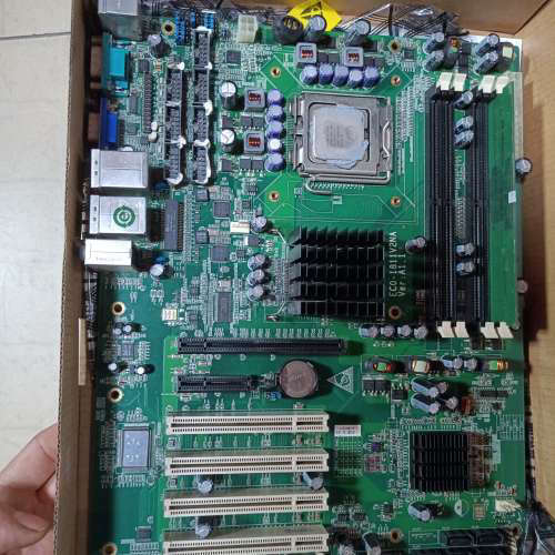议价EC0-1811V2NA VER:A1.1 工控机主机，