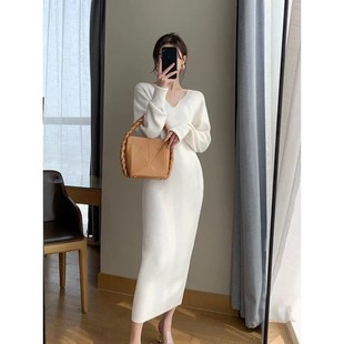 欧洲站法式高级感白色针织连衣裙女秋冬2025气质显瘦内搭毛衣裙子