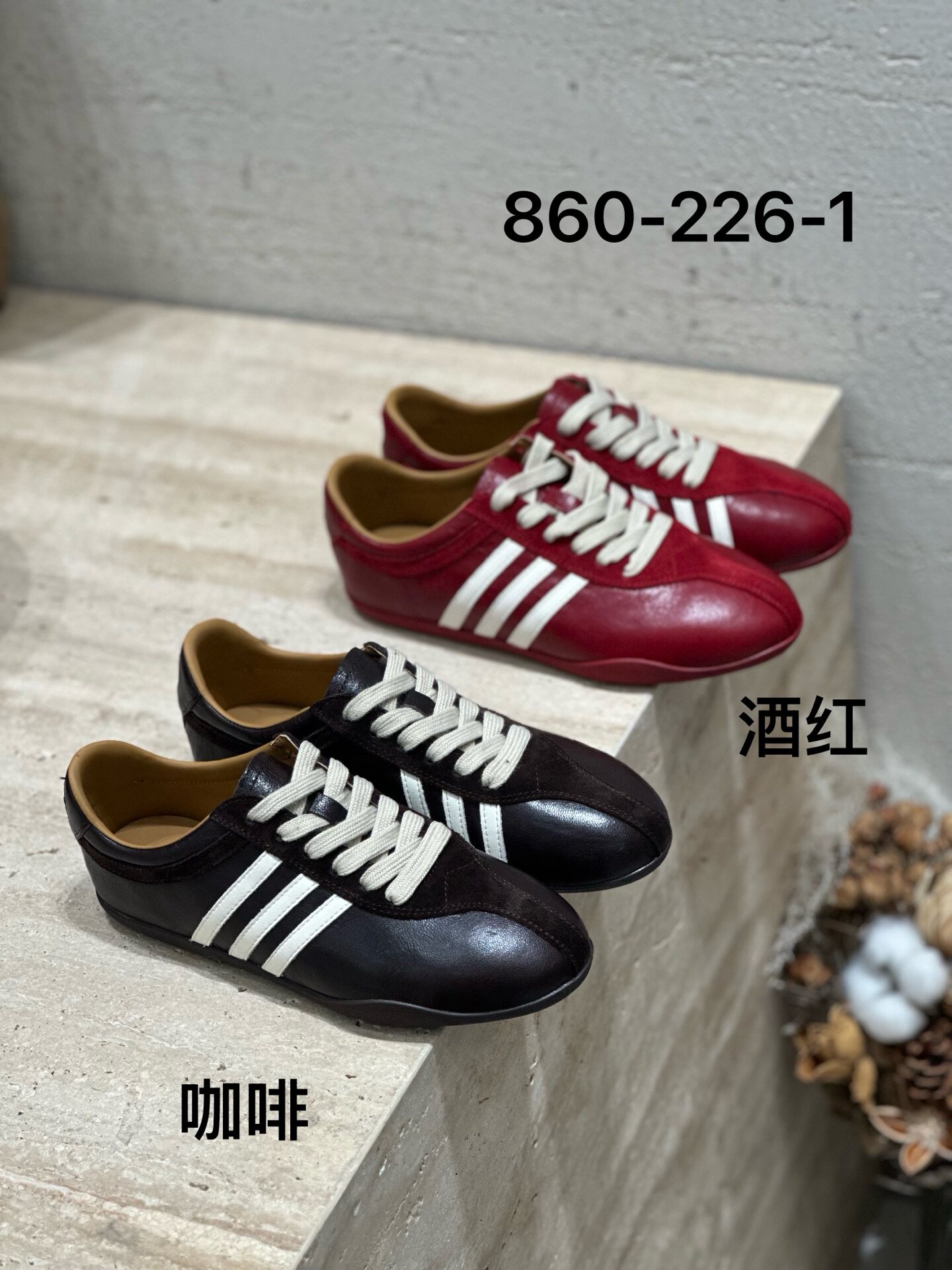 七彩青春官网正品2026新款时尚圆头平底女休闲单鞋860-226-1