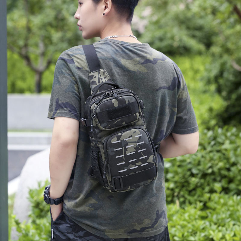 正品20新款胸包男户外旅行单肩斜挎包运动背包小战术休闲斜跨腰包