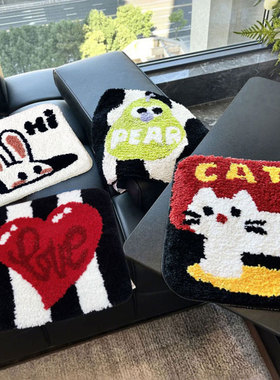 冬季簇绒坐垫家用办公室久坐屁股垫卡通毛绒椅垫防滑隔凉学生座垫