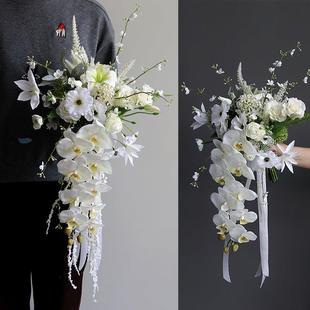 手捧花瀑布垂坠感新娘花束结婚摄影仿真花蝴蝶兰假花家居台面装饰