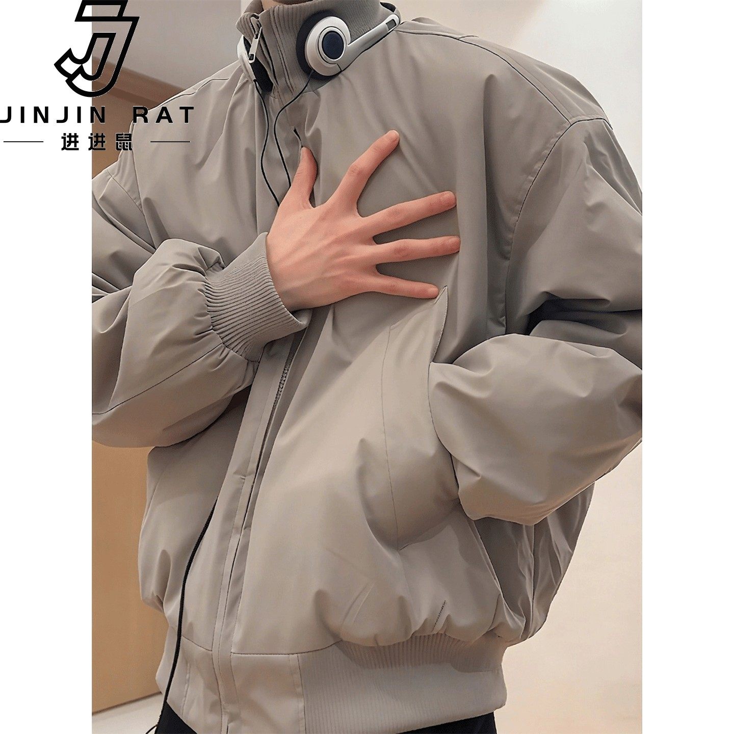 浅灰色立领短款飞行夹克棉服男款秋冬保暖加棉外套痞帅廓形棒球服