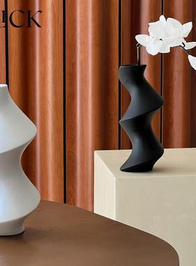 Click中古风陶瓷螺旋花瓶桌面摆件几何黑白简约新中式商用陈列