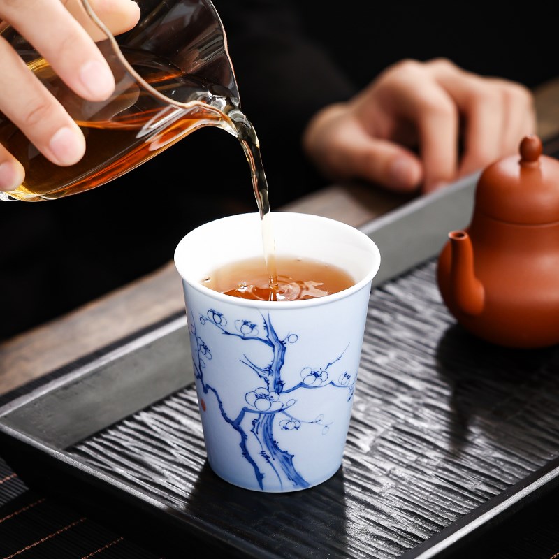 纯手绘青釉梅花清欢白瓷茶杯主人杯单杯个人专用品茗杯喝茶茶盏