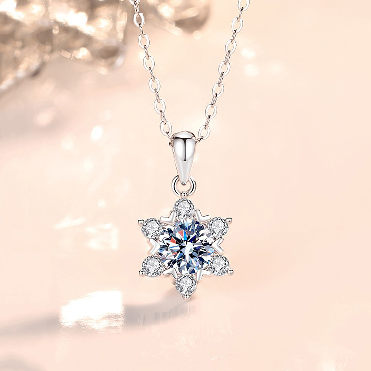日本品质S999纯银雪花吊坠一克拉莫桑石项链轻奢时尚高级感锁骨链