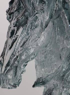 现简约透明树代脂马摆样头0988雕塑工艺品件客厅书房玄关板房家居