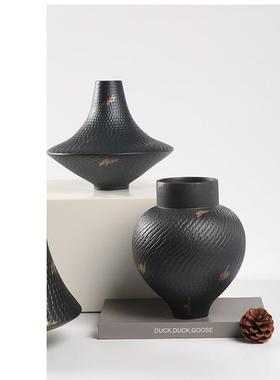 新中式创意飞黑色瓶桌摆件民宿客碟厅MYH玄关餐桌面插花陶瓷花花