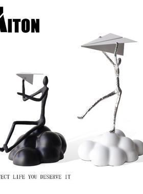 现代抽象雕塑玩飞机人物摆件样板房客厅电视柜玄关书房家居艺术品