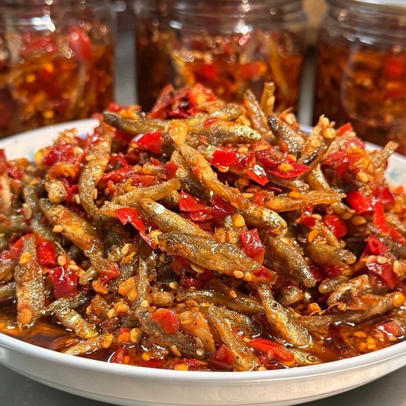 湖南特产香辣小鱼干开盖即食下饭菜解馋开胃零食小
