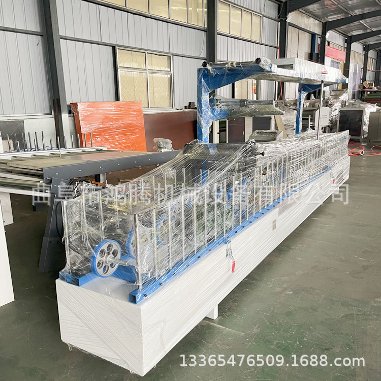 鸿腾全自动包覆机PVC扣板大板