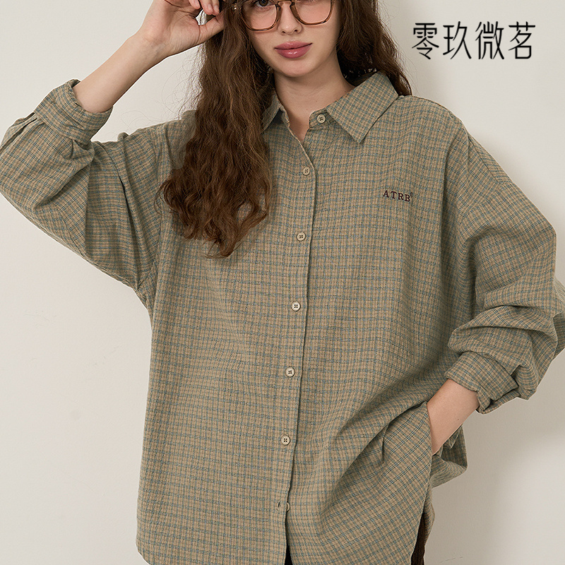09women韩国大码休闲格刺绣衬衫