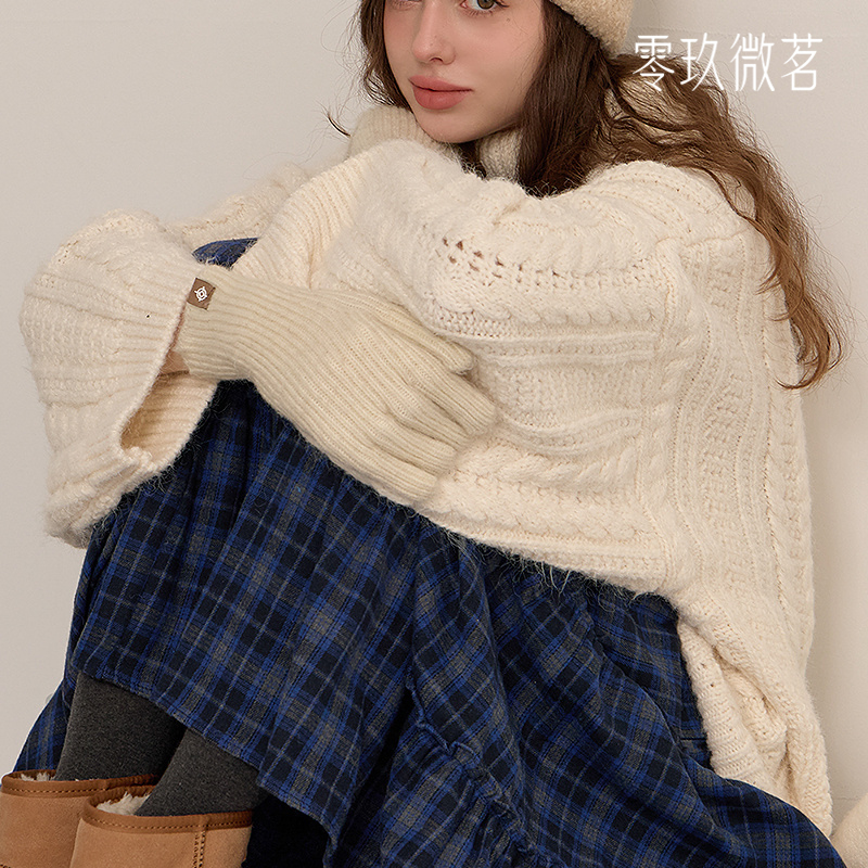 09women韩国大码格子拉绒花边裙