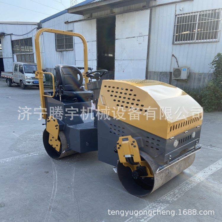 1吨全液压振动压路机 双钢轮震动压路机 驾驶式压道机