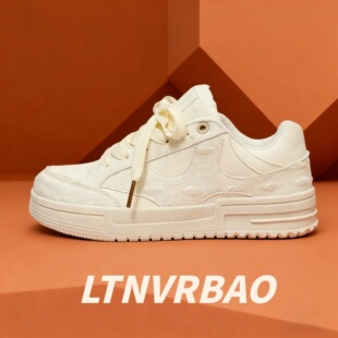 情侣休闲板鞋加绒运动男鞋厚底增高男款学生面包鞋男女百搭小白鞋